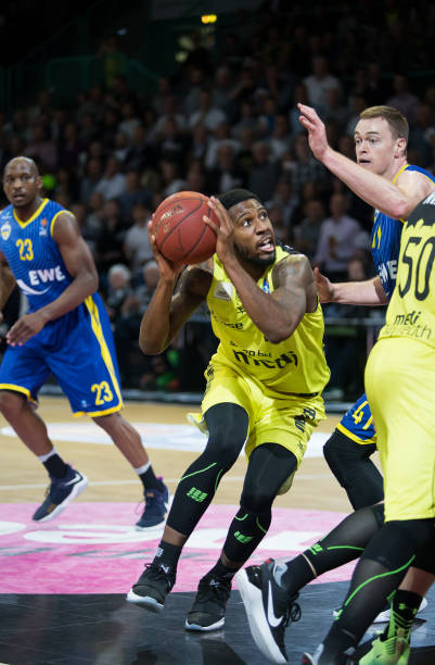 攻防两端都 攻防两端都